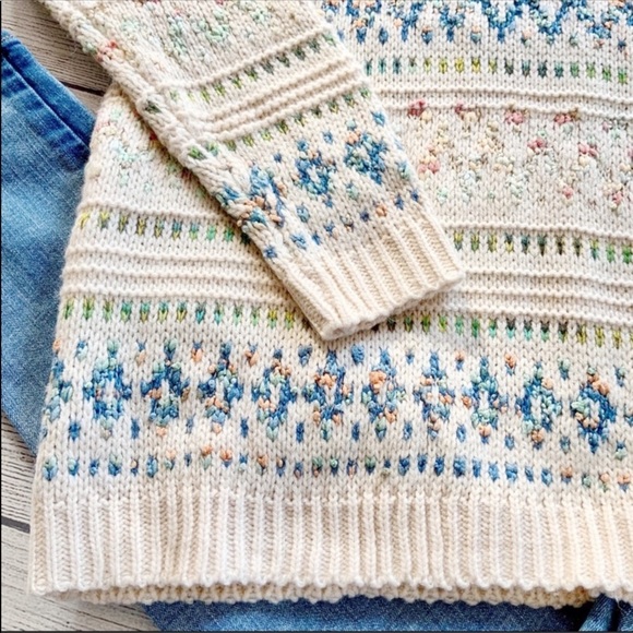 Lulumari Long-Sleeve Crewneck Patterned Sweater - Picture 8 of 9